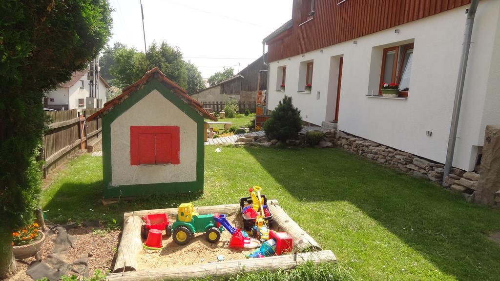 Ubytovani U Kaplicky Nove Mesto na Morave Exterior photo